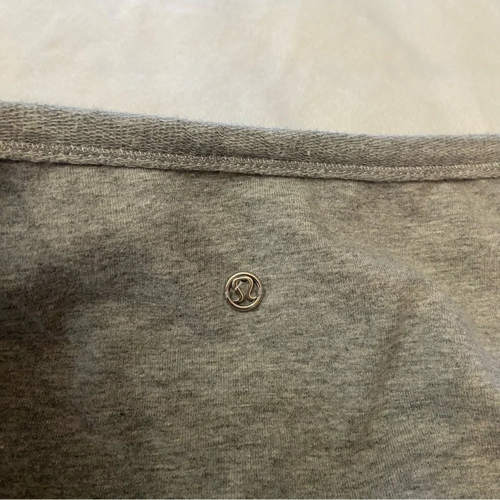 Lululemon Heathered Fossil Meditate Pullover Sweatshirt Size 10 - 2957
